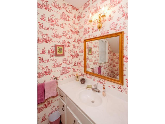 827 Barrett Lane Augusta, GA 30909 - Photo 7 of 38