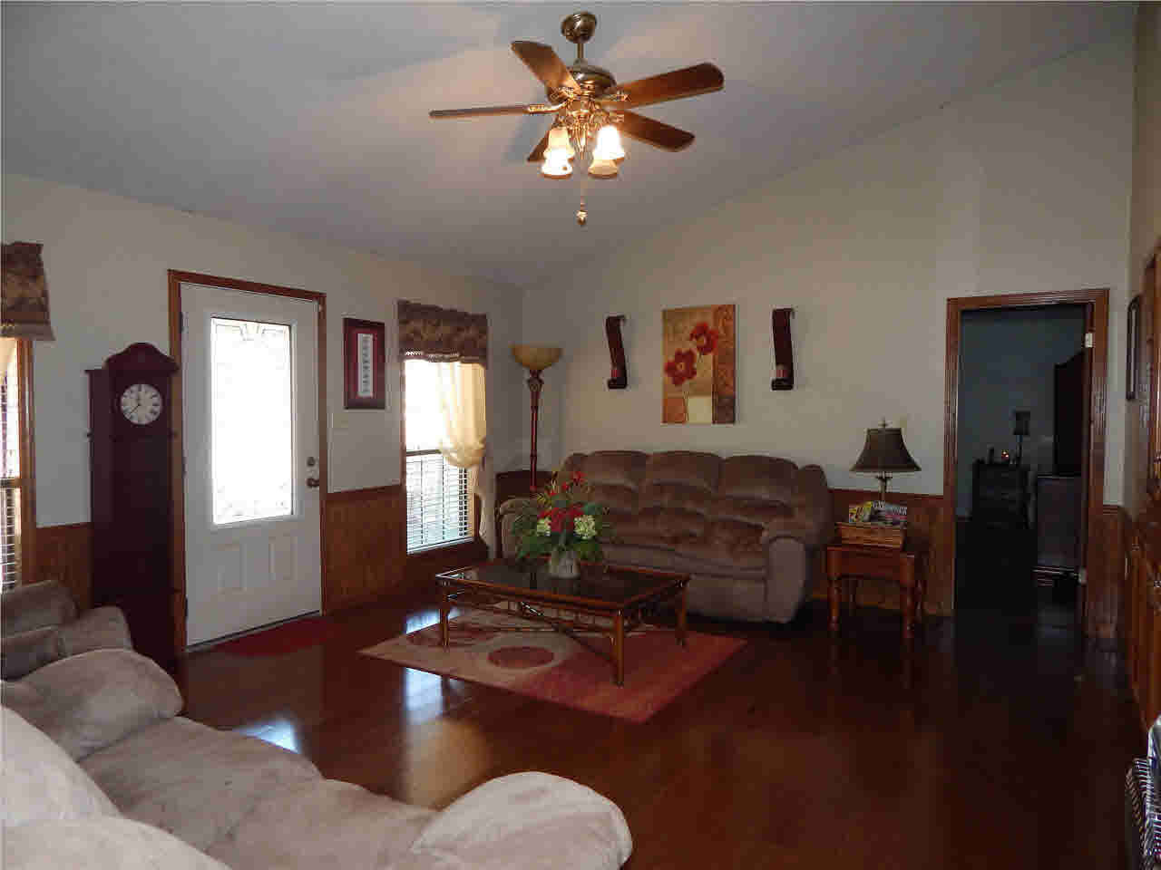 97 River Hill Road Carthage, MS 39051 - Photo 7 of 45 Living Room