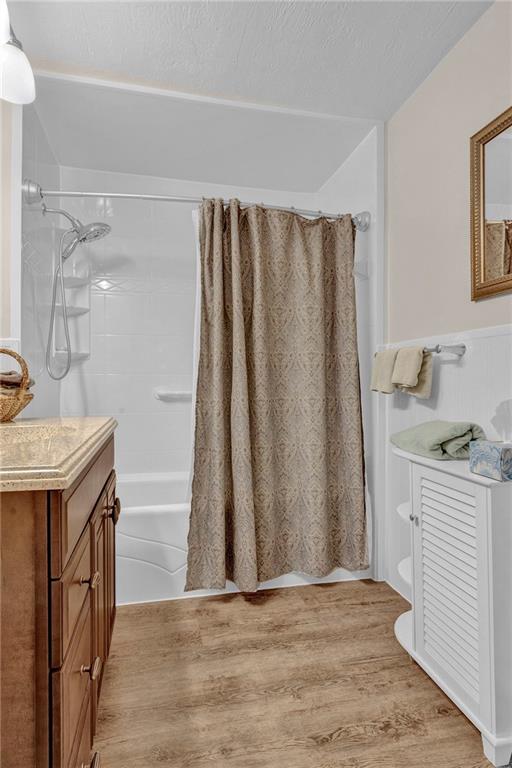754 Wolf Avenue Rochester, PA 15074 - Photo 17 of 25 a bathroom with a sink and a mirror