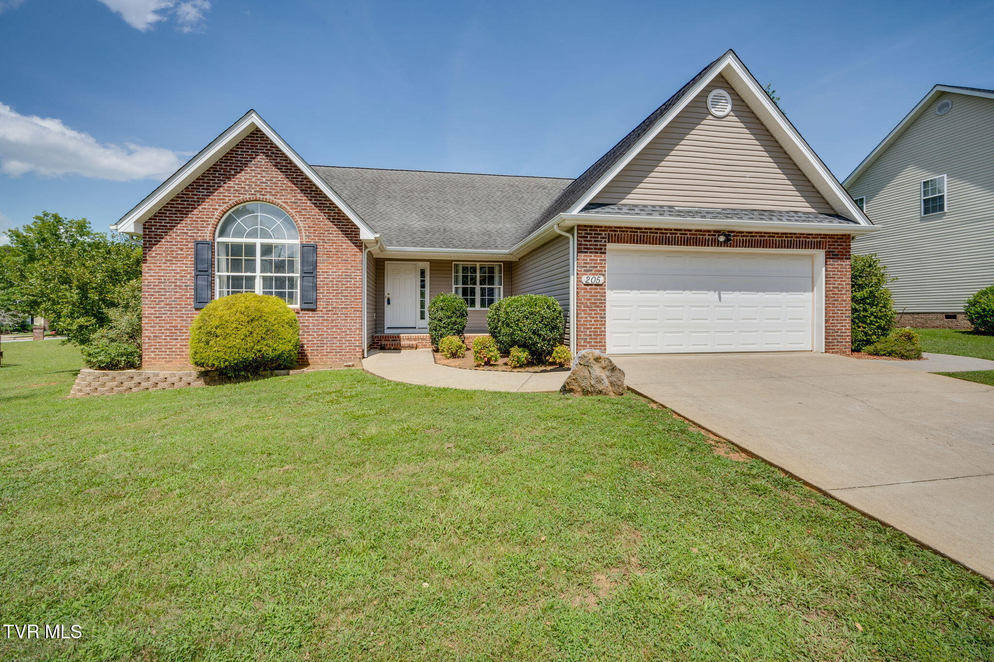 205 Rockingham Meadows Drive Johnson City, TN 37615 - Photo 1 of 42 001