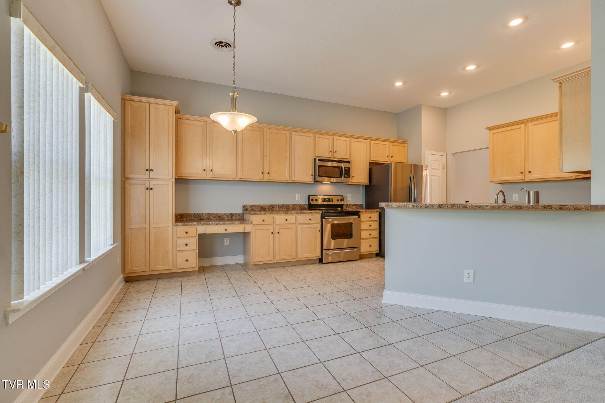 205 Rockingham Meadows Drive Johnson City, TN 37615 - Photo 12 of 42 012
