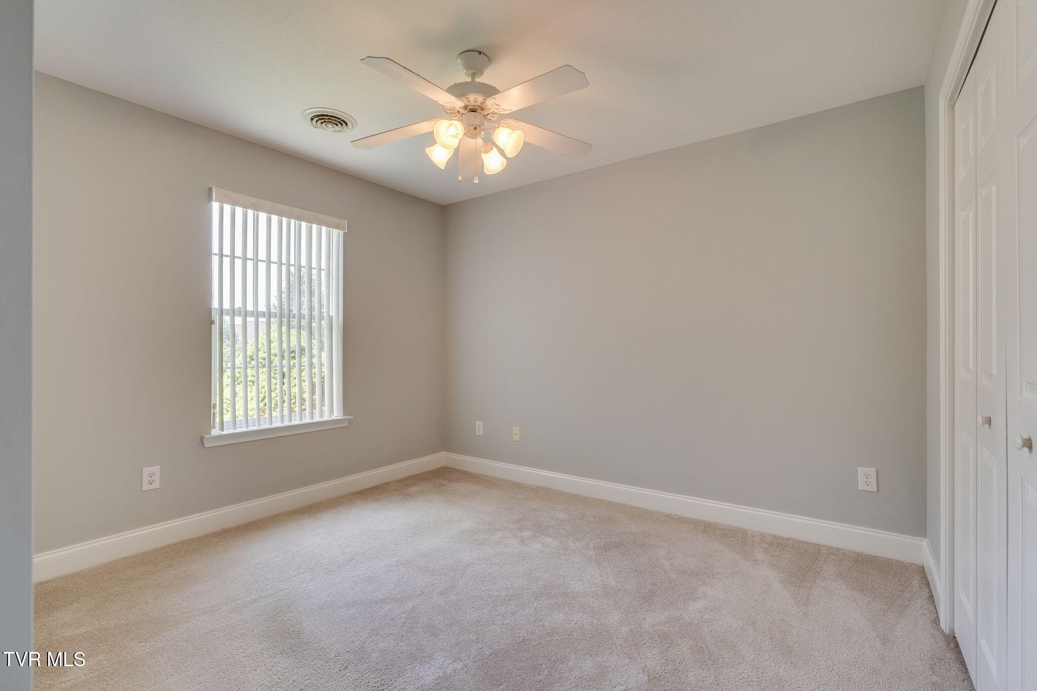 205 Rockingham Meadows Drive Johnson City, TN 37615 - Photo 26 of 42 026