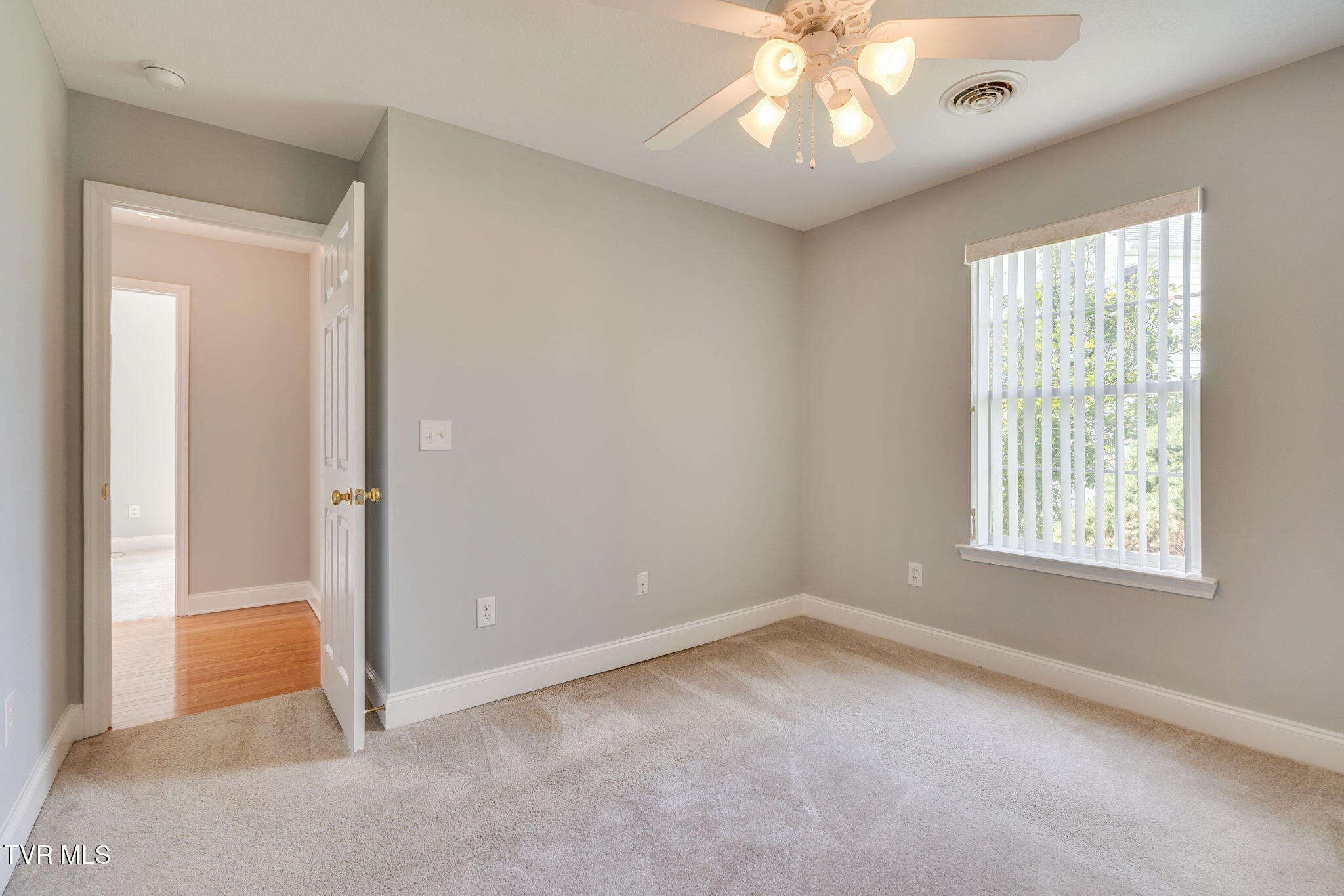 205 Rockingham Meadows Drive Johnson City, TN 37615 - Photo 27 of 42 027