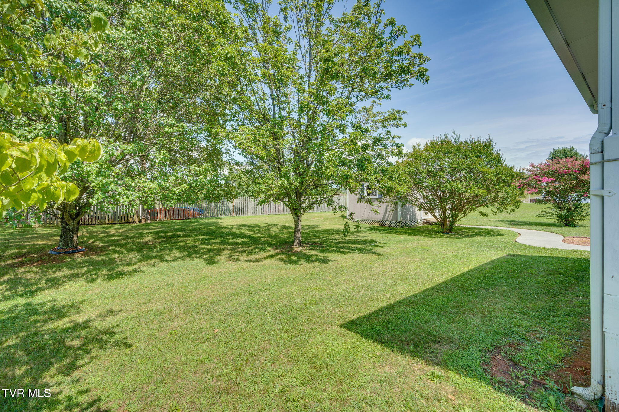 205 Rockingham Meadows Drive Johnson City, TN 37615 - Photo 34 of 42 034