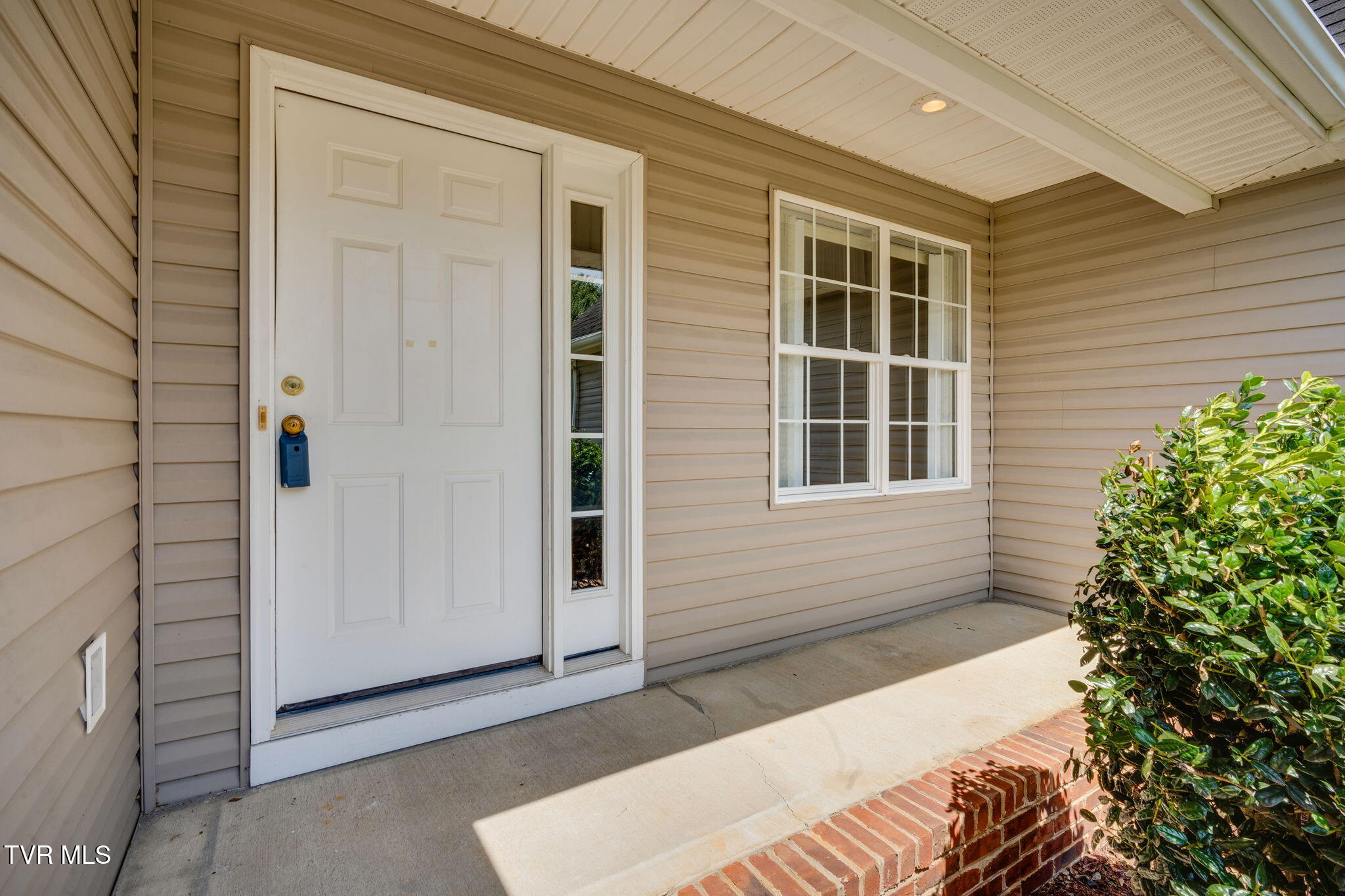 205 Rockingham Meadows Drive Johnson City, TN 37615 - Photo 4 of 42 004