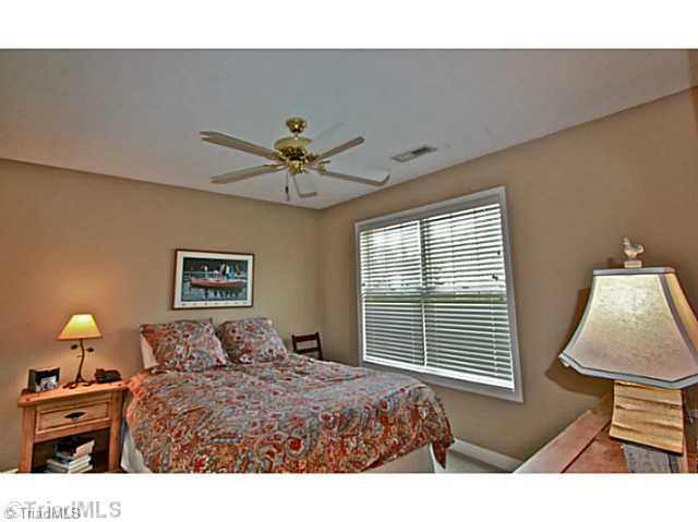 6113 High View Road Greensboro, NC 27410 - Photo 12 of 16 2nd Bedroom.