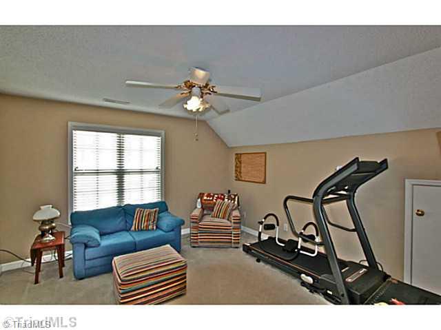 6113 High View Road Greensboro, NC 27410 - Photo 14 of 16 Bonus.