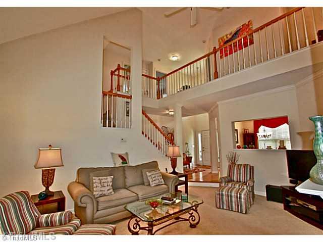 6113 High View Road Greensboro, NC 27410 - Photo 3 of 16 Den/Family/Great Room.