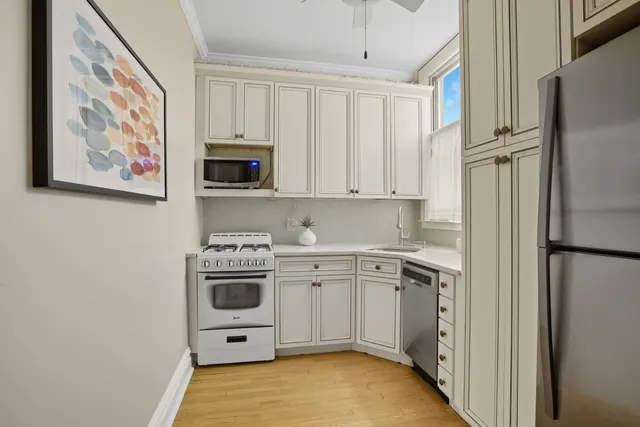 $525,000 | 177 East 93rd Street, Unit 3B | Upper East Side
