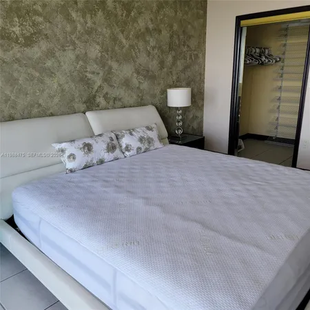 $6,500 | 7330 Ocean Terrace, Unit 20C, Miami Beach, FL 33141