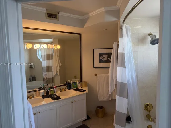 $6,500 | 7330 Ocean Terrace, Unit 20C, Miami Beach, FL 33141