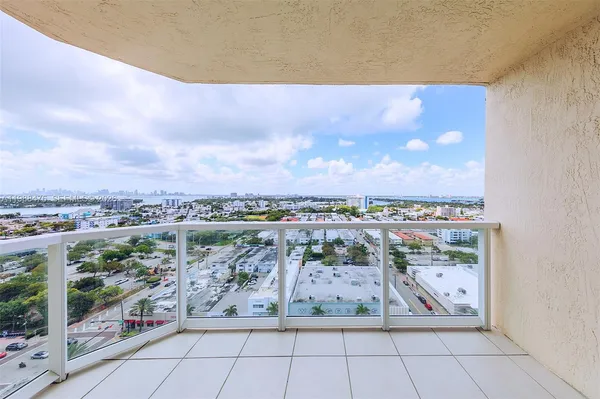 $6,500 | 7330 Ocean Terrace, Unit 20C, Miami Beach, FL 33141
