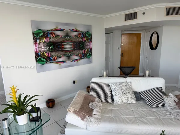 $6,500 | 7330 Ocean Terrace, Unit 20C, Miami Beach, FL 33141