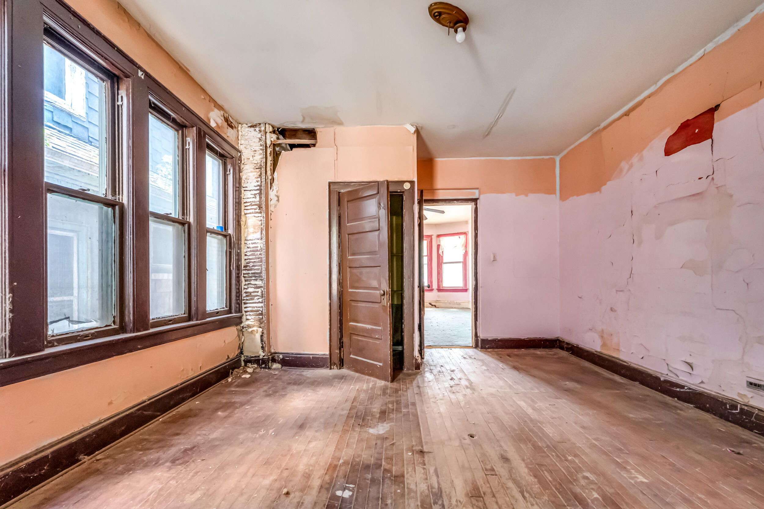606 North 29th Street, Unit 606A Milwaukee, WI 53208 - Photo 9 of 27 606 N 29th St, 606A