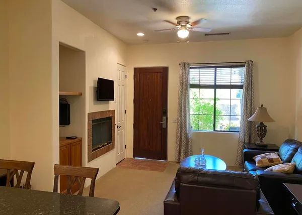 $2,500 | 50690 Santa Rosa Plaza, Unit 1, La Quinta, CA 92253