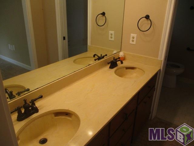 10108 Azrok Avenue Baton Rouge, LA 70809 - Photo 12 of 16