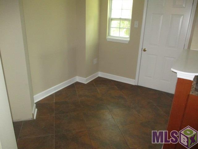 10108 Azrok Avenue Baton Rouge, LA 70809 - Photo 4 of 16
