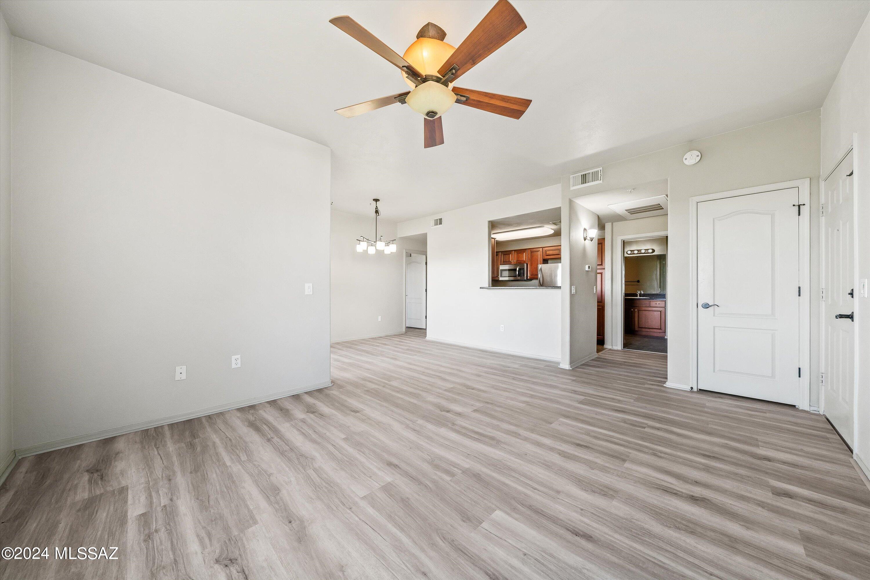 2550 East River Road, Unit 20302 Tucson, AZ 85718 - Photo 8 of 39