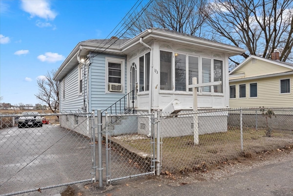 173 Rhoda Street Quincy, MA 02169 - Photo 2 of 17
