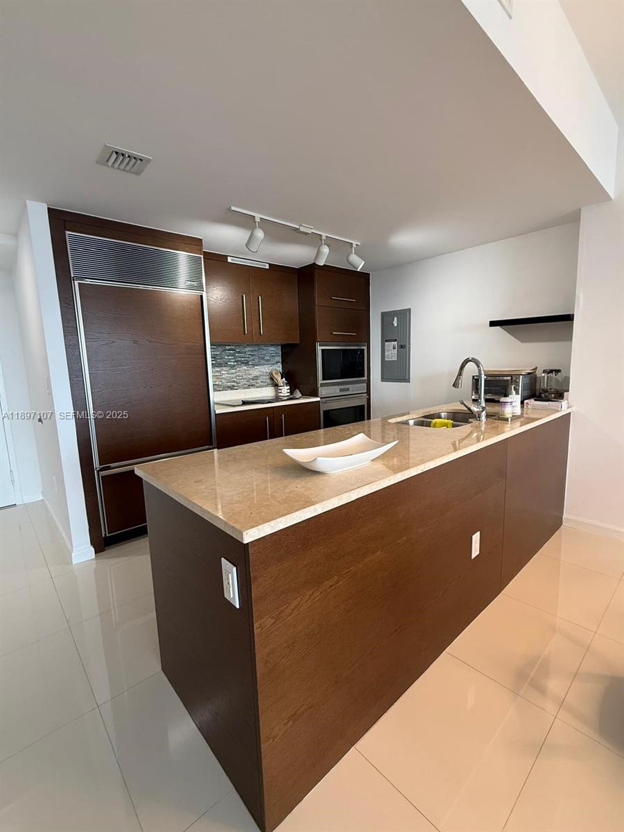 465 Brickell Avenue, Unit 2705 Miami, FL 33131 - Photo 11 of 28