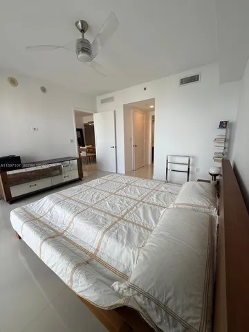 $5,500 | 465 Brickell Avenue, Unit 2705, Miami, FL 33131