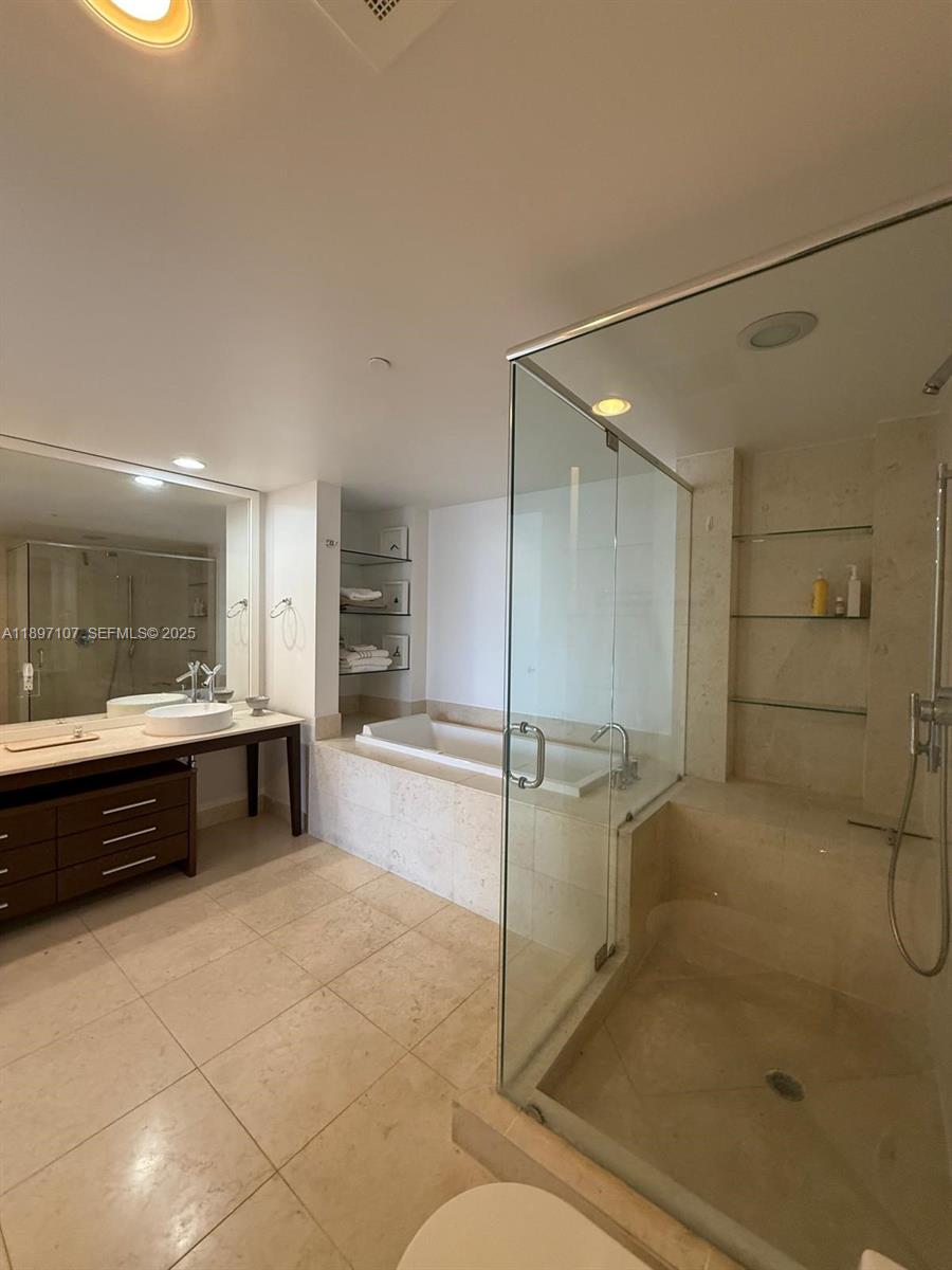 465 Brickell Avenue, Unit 2705 Miami, FL 33131 - Photo 17 of 28