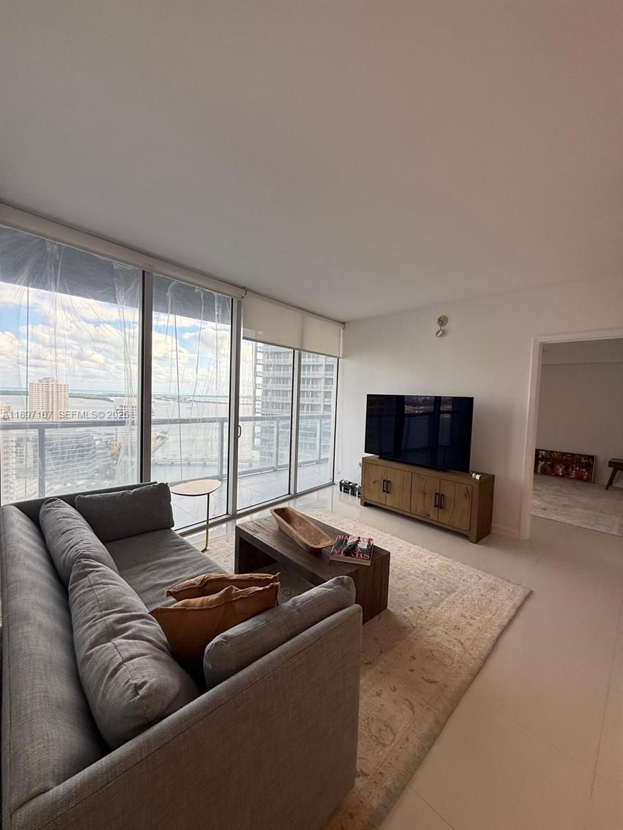 465 Brickell Avenue, Unit 2705 Miami, FL 33131 - Photo 4 of 28