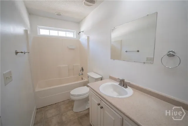 $2,400 | 28 Dunnoman Drive, Savannah, GA 31419