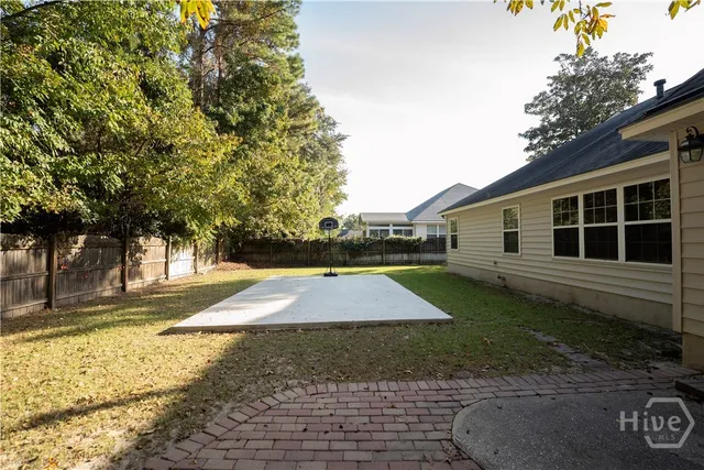 $2,400 | 28 Dunnoman Drive, Savannah, GA 31419