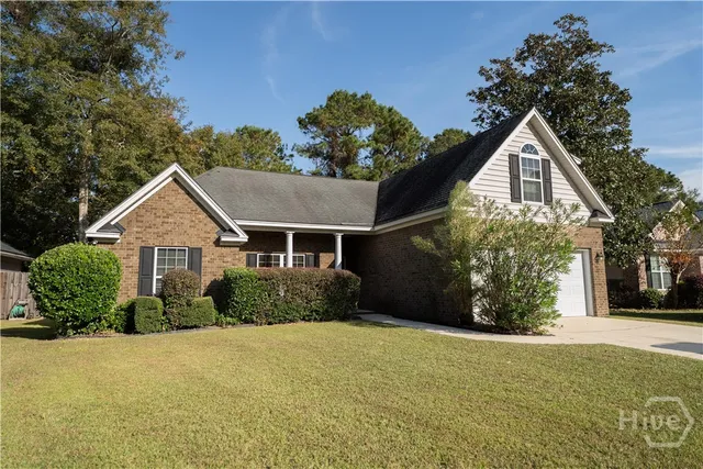 $2,400 | 28 Dunnoman Drive, Savannah, GA 31419