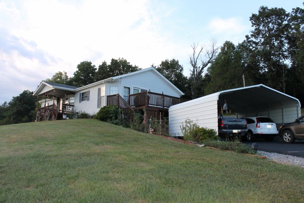 7859 Springwood Road Buchanan, VA 24066 - Photo 18 of 21 Carport