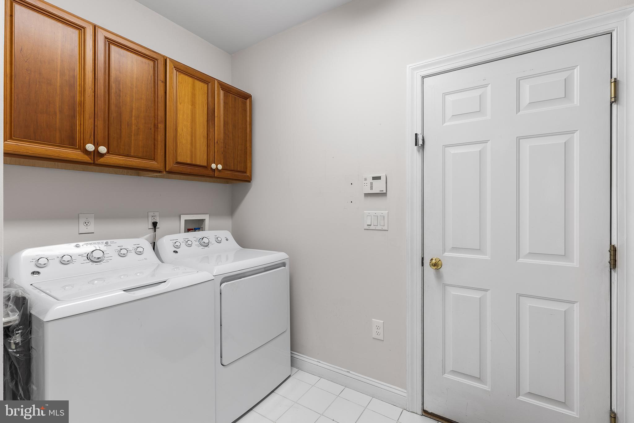 224 Bobwhite Road New Hope, PA 18938 - Photo 37 of 39 Main Floor Laundry w/Wash Sink