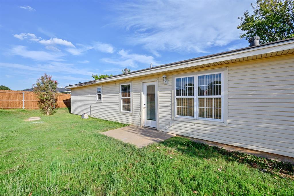 3904 Country Meadows Road Granbury, TX 76049 - Photo 34 of 40 Gallery Image 34