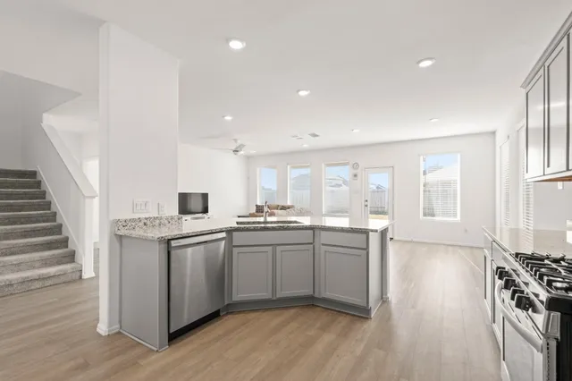 $2,800 | 5026 Lavaridge Drive, Richmond, TX 77469