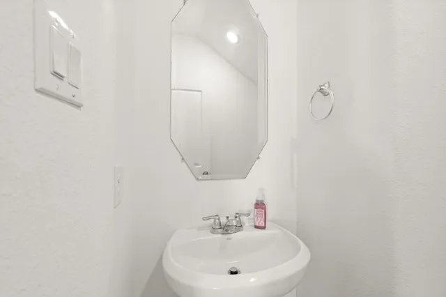 $2,800 | 5026 Lavaridge Drive, Richmond, TX 77469