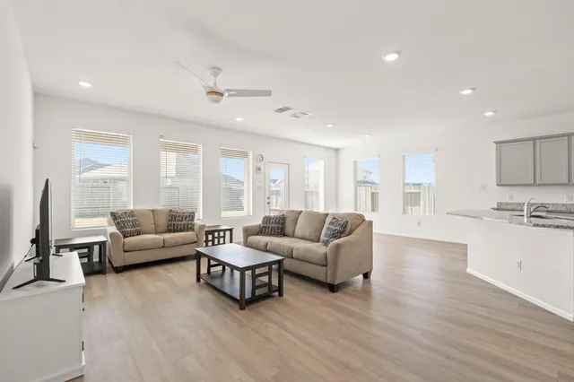 $2,800 | 5026 Lavaridge Drive, Richmond, TX 77469