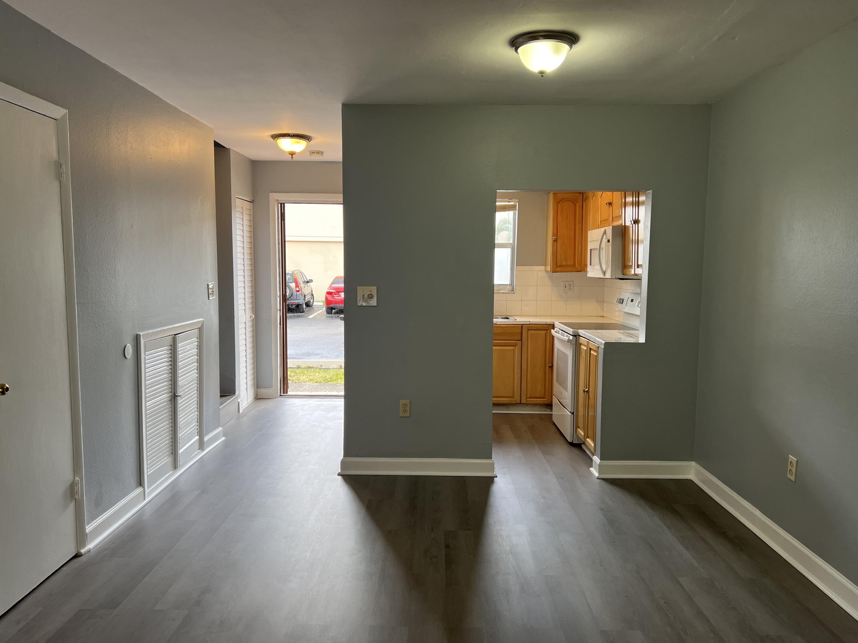20 Southwest 108th Avenue, Unit F4 Sweetwater, FL 33174 - Photo 2 of 20 IMG_3784
