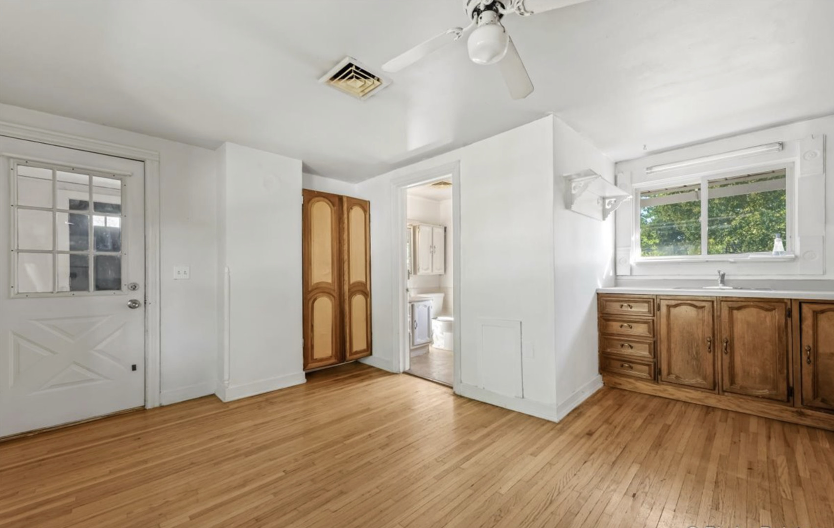 18 Madison Street, Unit 2 Algonquin, IL 60102 - Photo 8 of 17