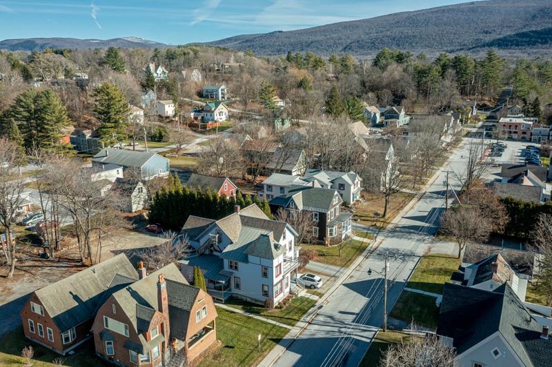 53 Elm Street Manchester, VT 05255 - Photo 5 of 23