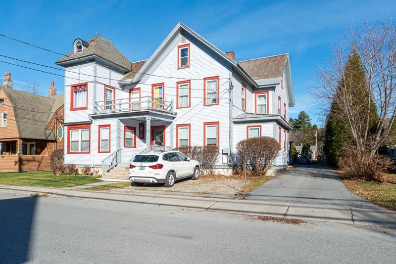 53 Elm Street Manchester, VT 05255 - Photo 6 of 23