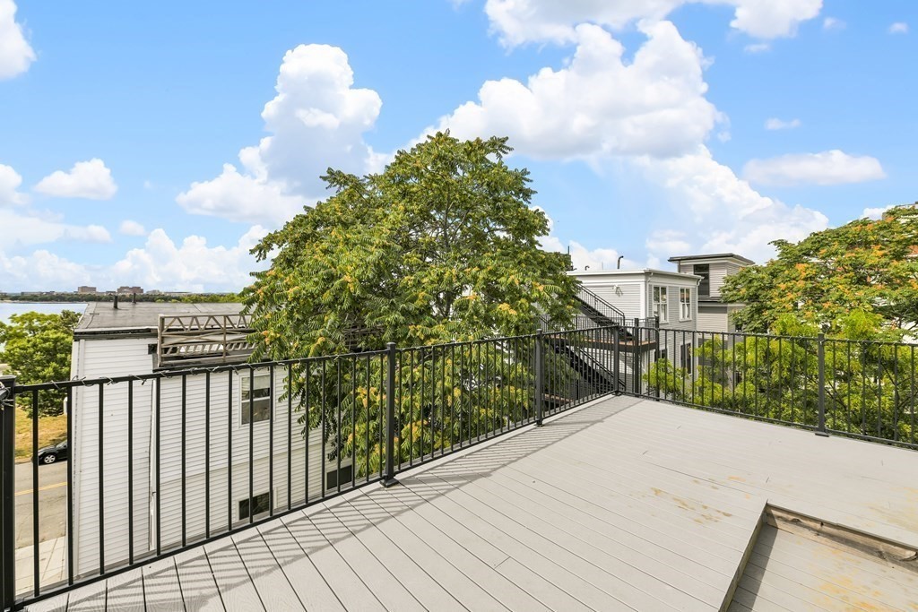 1514 R Columbia Road, Unit 2 Boston, MA 02127 - Photo 23 of 28 a view of a terrace