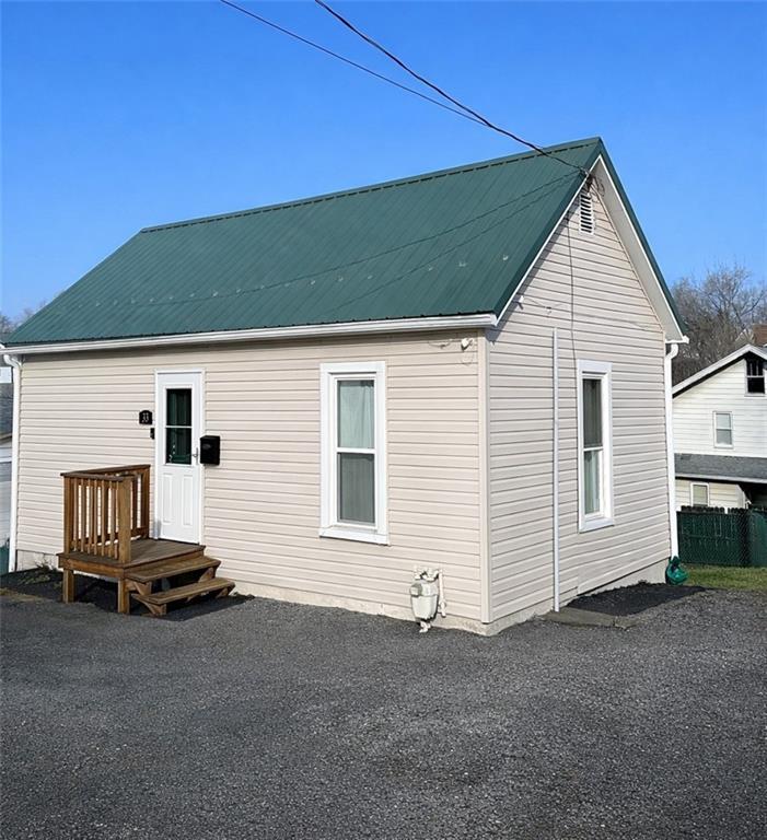 33 Violet Avenue Washington, PA 15301 - Photo 1 of 15