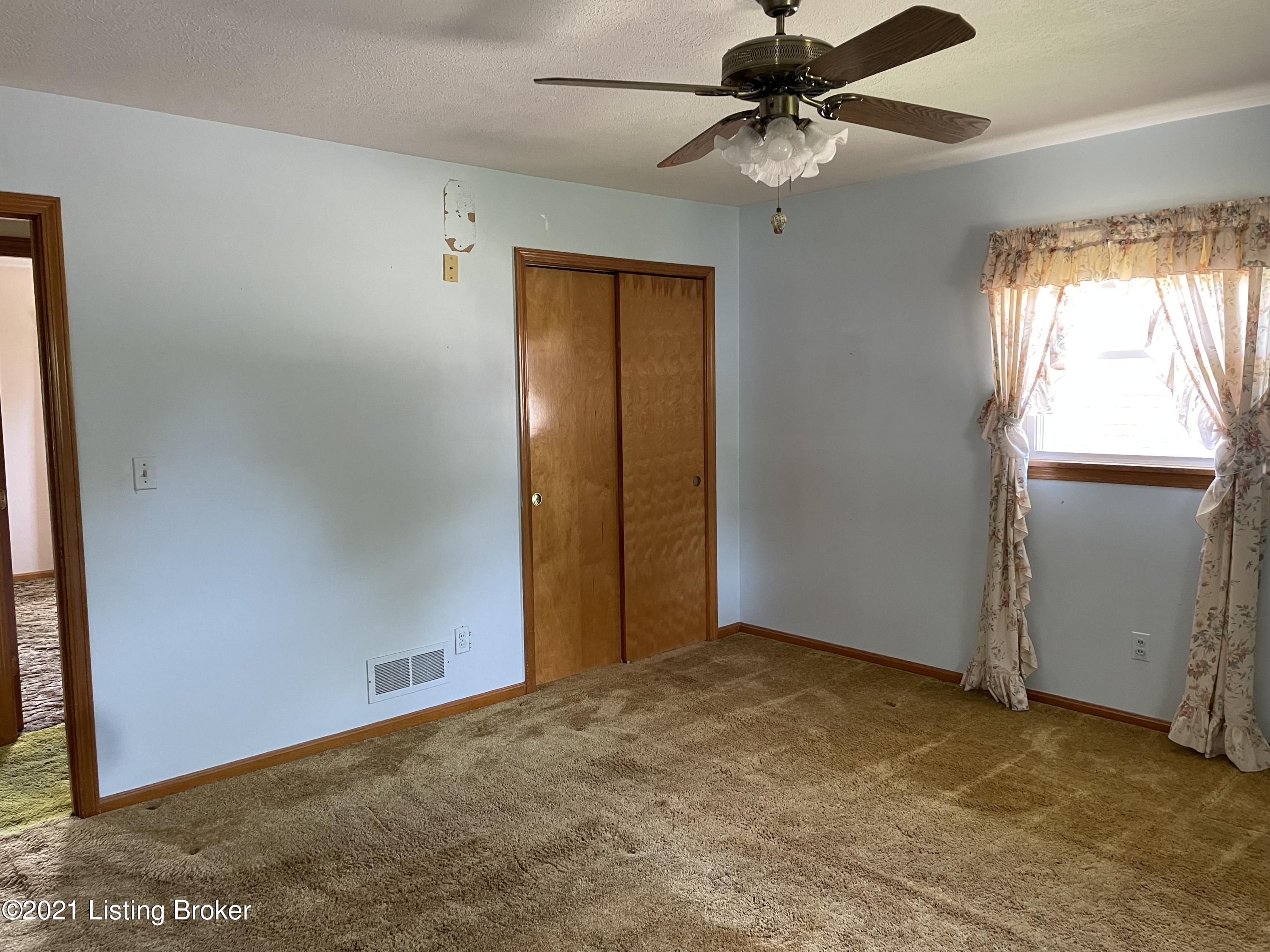 5313 Adkins Road Louisville, KY 40219 - Photo 25 of 35 IMG_9420