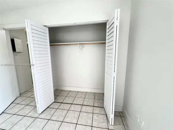 $2,950 | 951 Southwest 7th Street, Unit 4, Miami, FL 33130