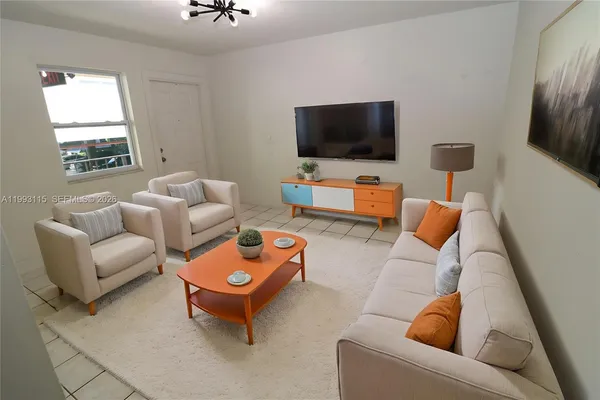 $2,950 | 951 Southwest 7th Street, Unit 4, Miami, FL 33130