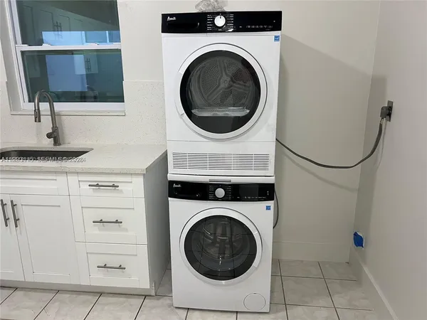 $2,950 | 951 Southwest 7th Street, Unit 4, Miami, FL 33130