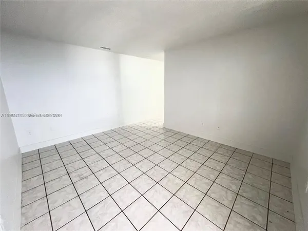 $2,950 | 951 Southwest 7th Street, Unit 4, Miami, FL 33130