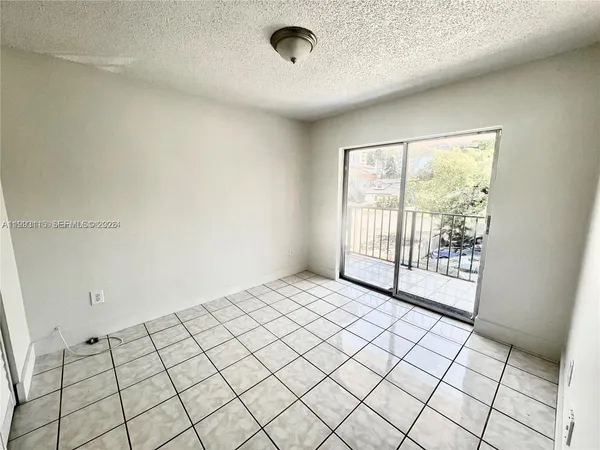 $2,950 | 951 Southwest 7th Street, Unit 4, Miami, FL 33130