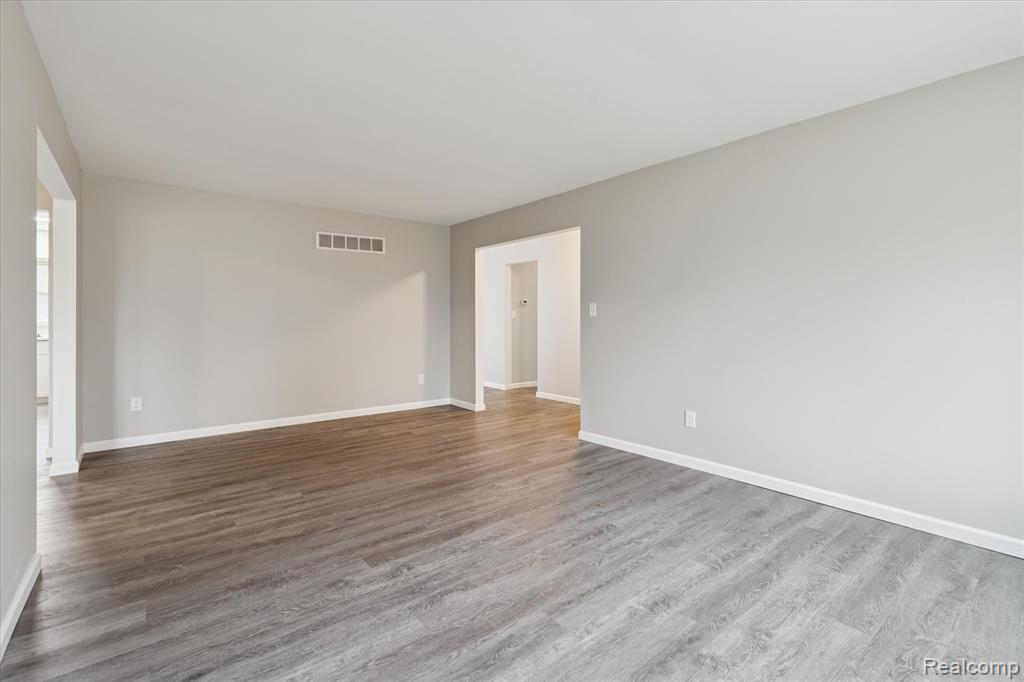 15635 Martinsville Road Belleville, MI 48111 - Photo 14 of 75
