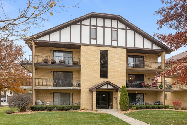 $229,000 | 17968 Royal Oak Court, Unit 3N, Tinley Park, IL 60477